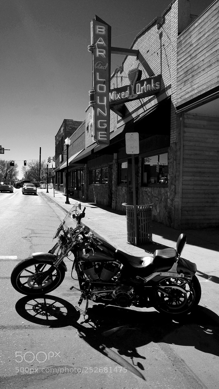 Sony SLT-A55 (SLT-A55V) sample photo. Afternoon pit stop photography