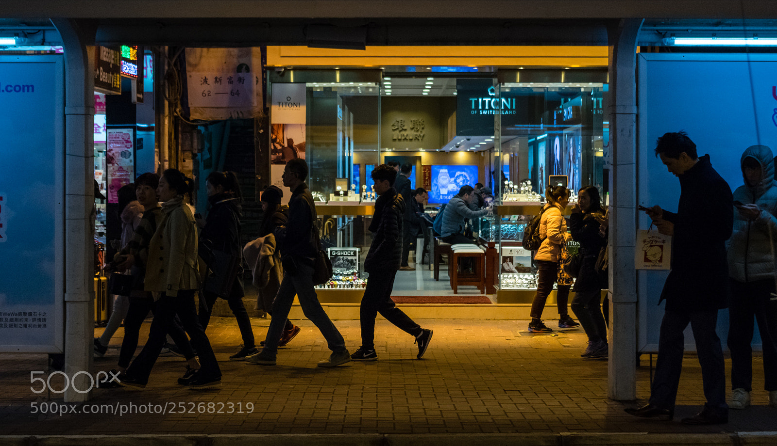 Pentax K-3 sample photo. Jeune homme marchant en photography