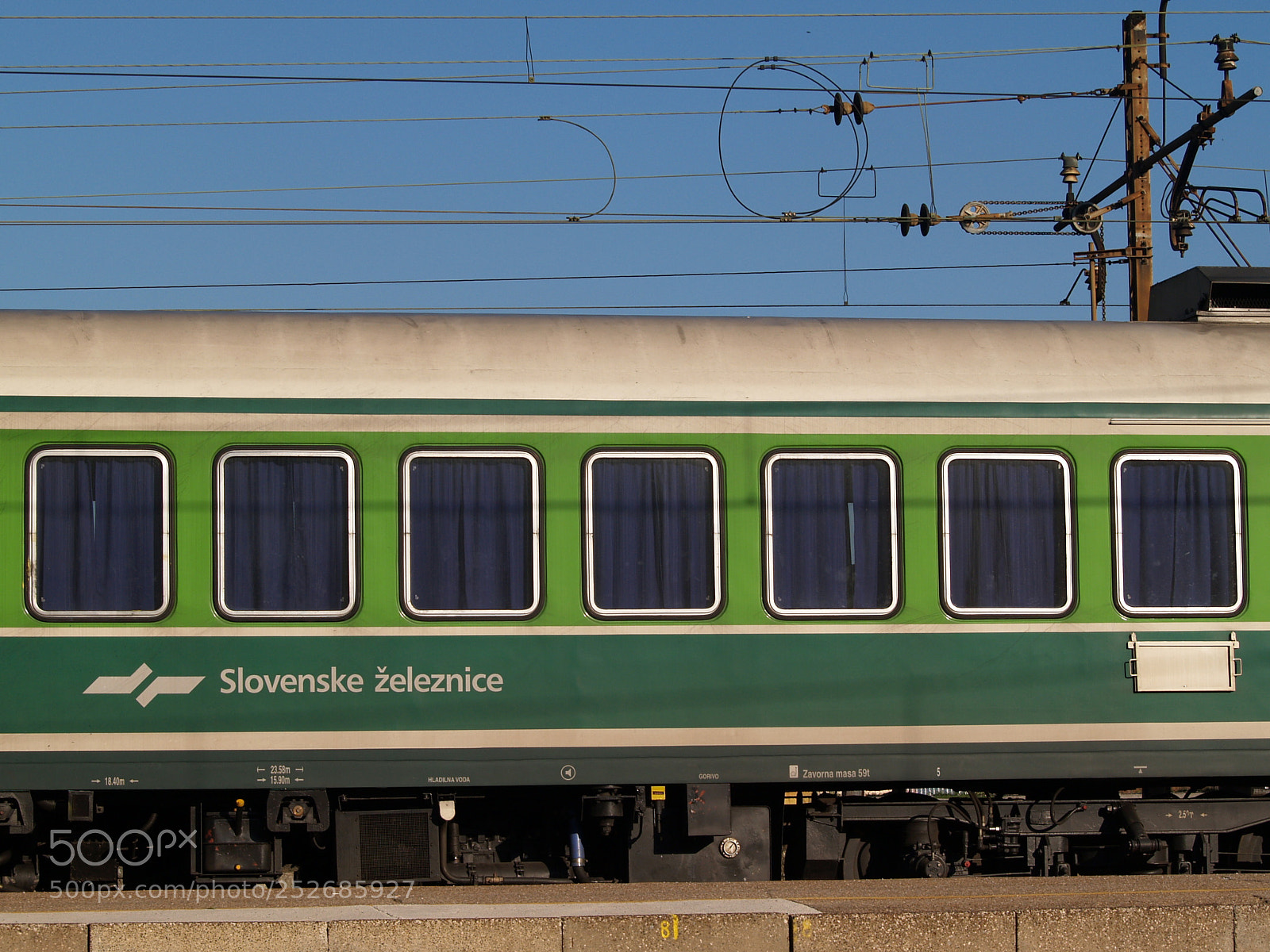 Olympus E-300 (EVOLT E-300) sample photo. Train wagon photography