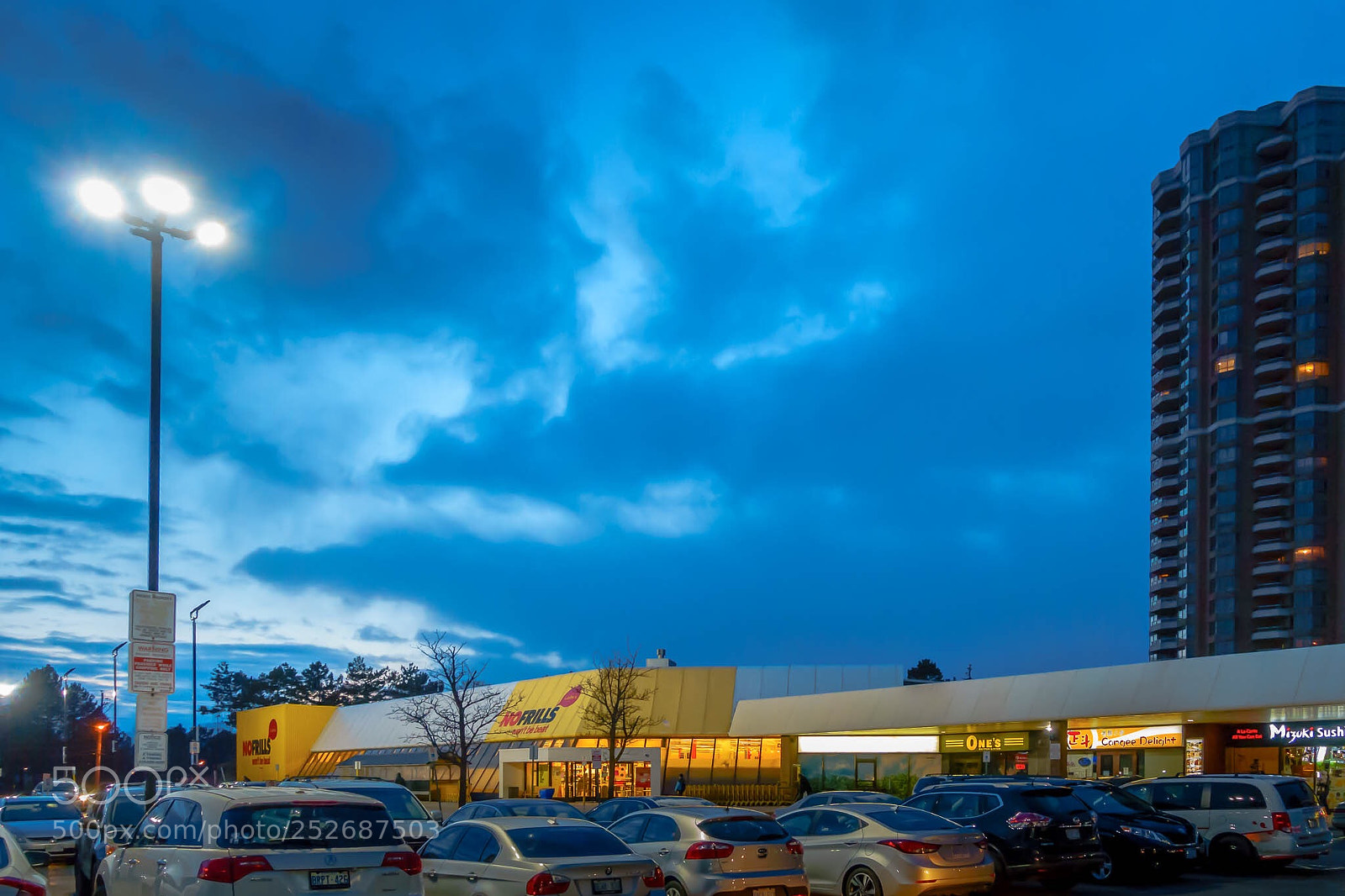 Sony Cyber-shot DSC-RX100 III sample photo. Spring evening sky. photography