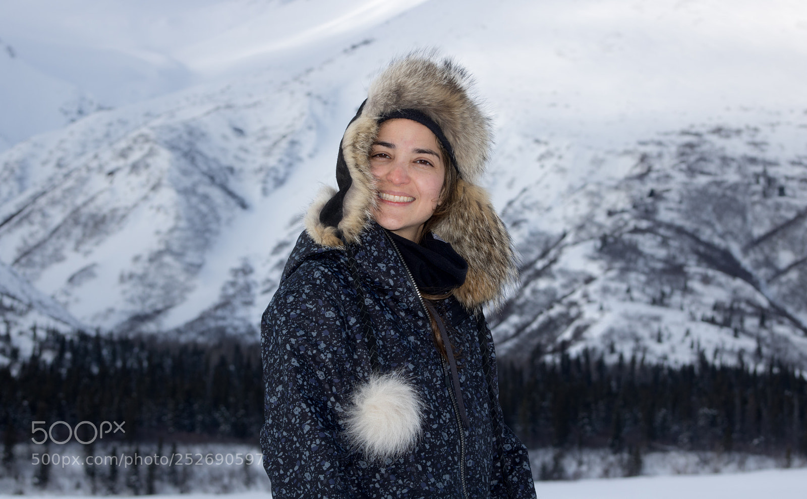 Canon EOS 750D (EOS Rebel T6i / EOS Kiss X8i) sample photo. A smile for alaska! photography