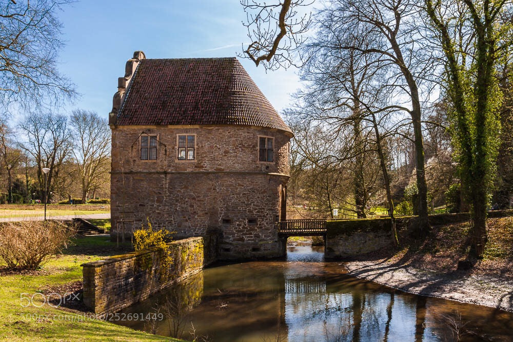 Canon EOS 700D (EOS Rebel T5i / EOS Kiss X7i) sample photo. Torhaus am rombergpark  photography