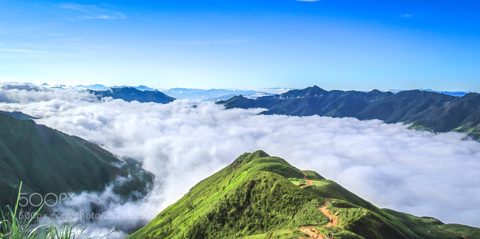 Canon EOS 60D sample photo. Cloud hunting in north photography