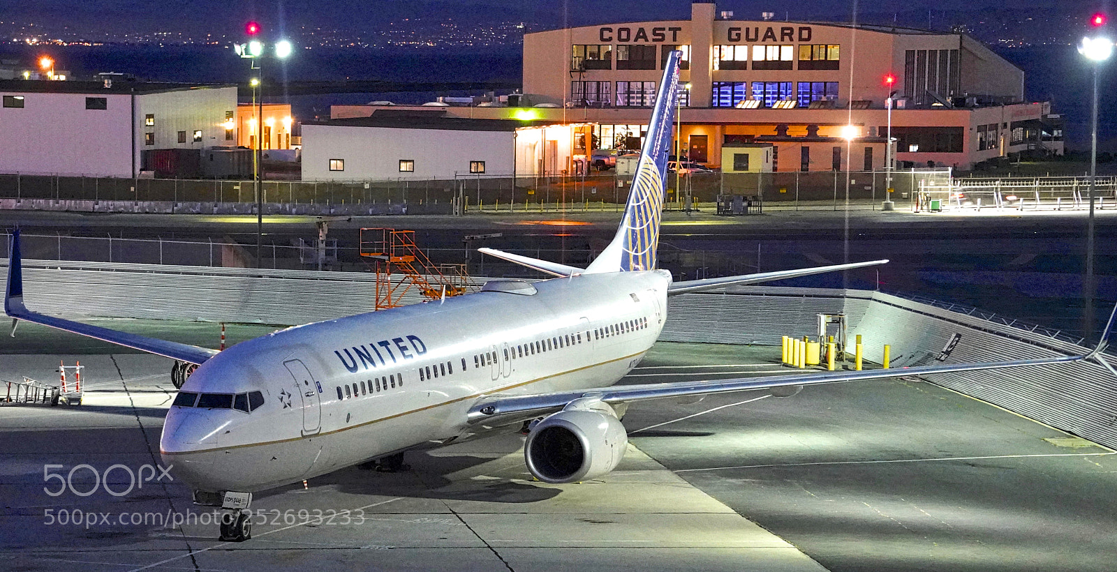 Sony a7R III sample photo. United airlines 2012 boeing photography
