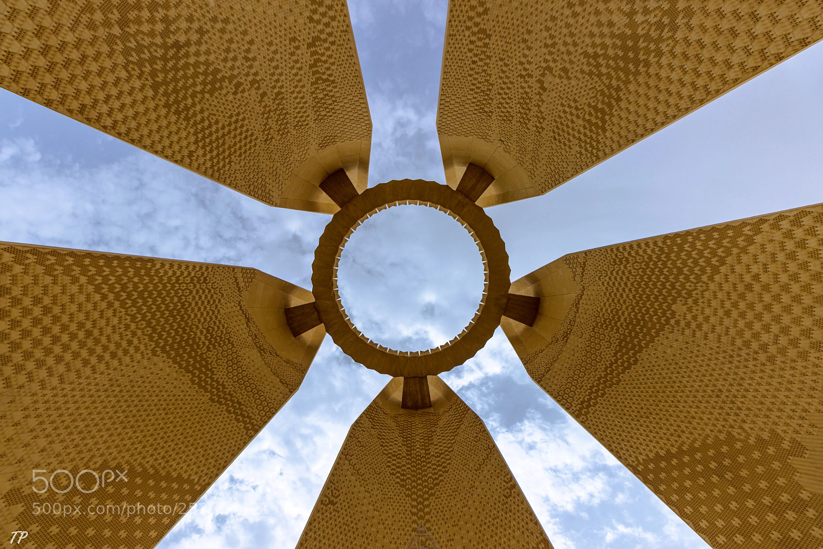 Canon EOS 600D (Rebel EOS T3i / EOS Kiss X5) sample photo. Russian-egyptian friendship monument, aswan photography
