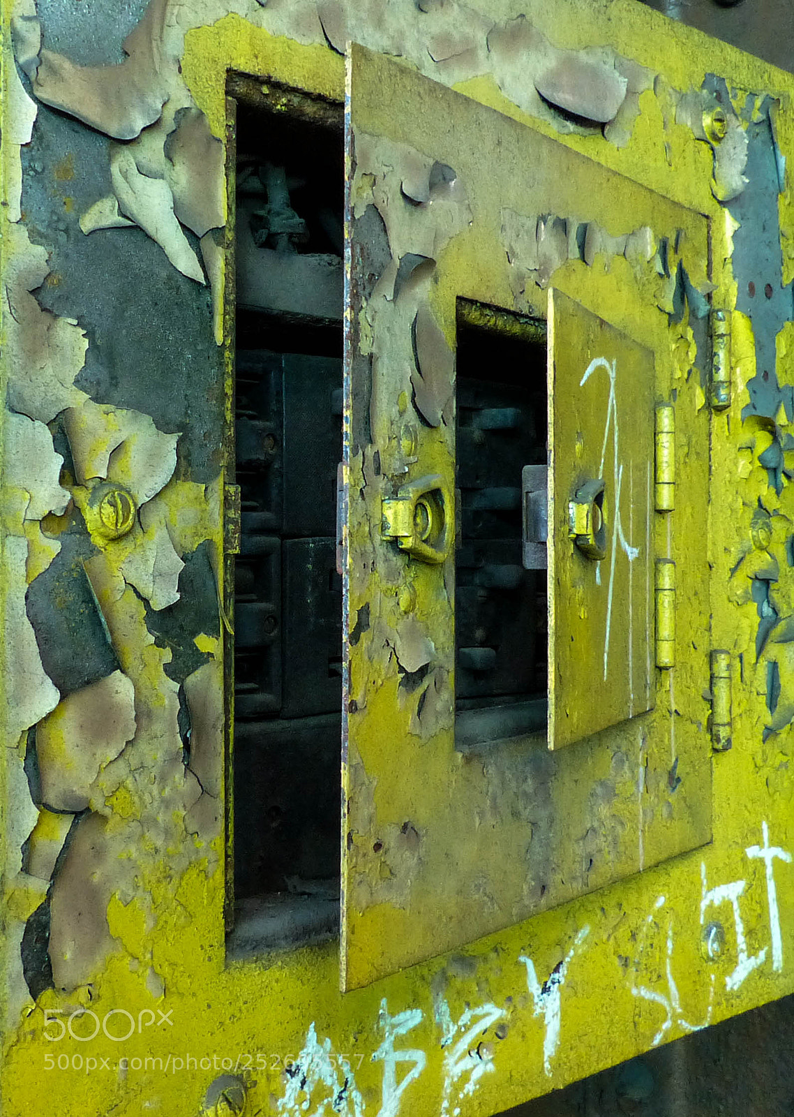 Panasonic Lumix DMC-FZ200 sample photo. Layers photography