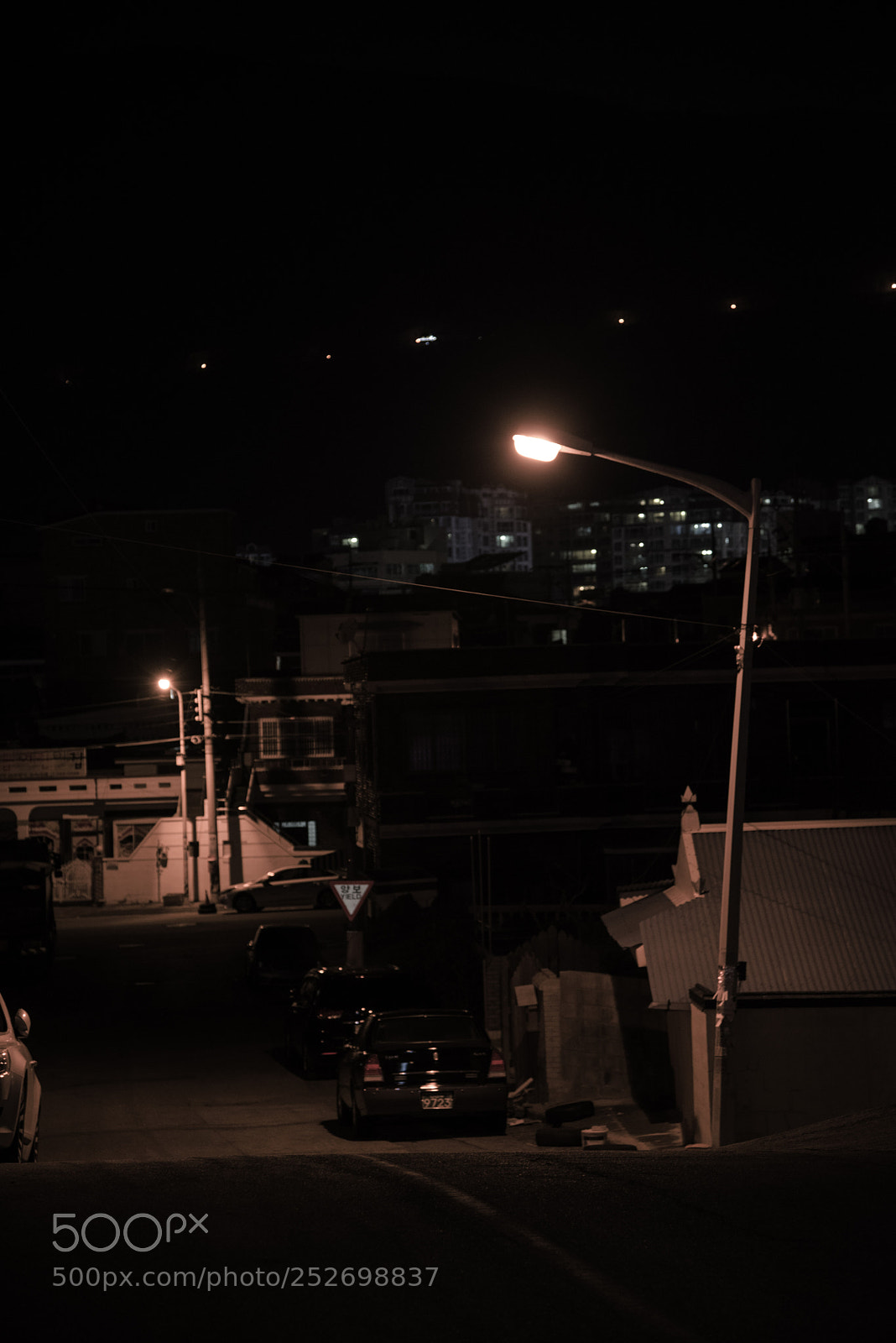 Nikon D810 sample photo. In a town 4 photography