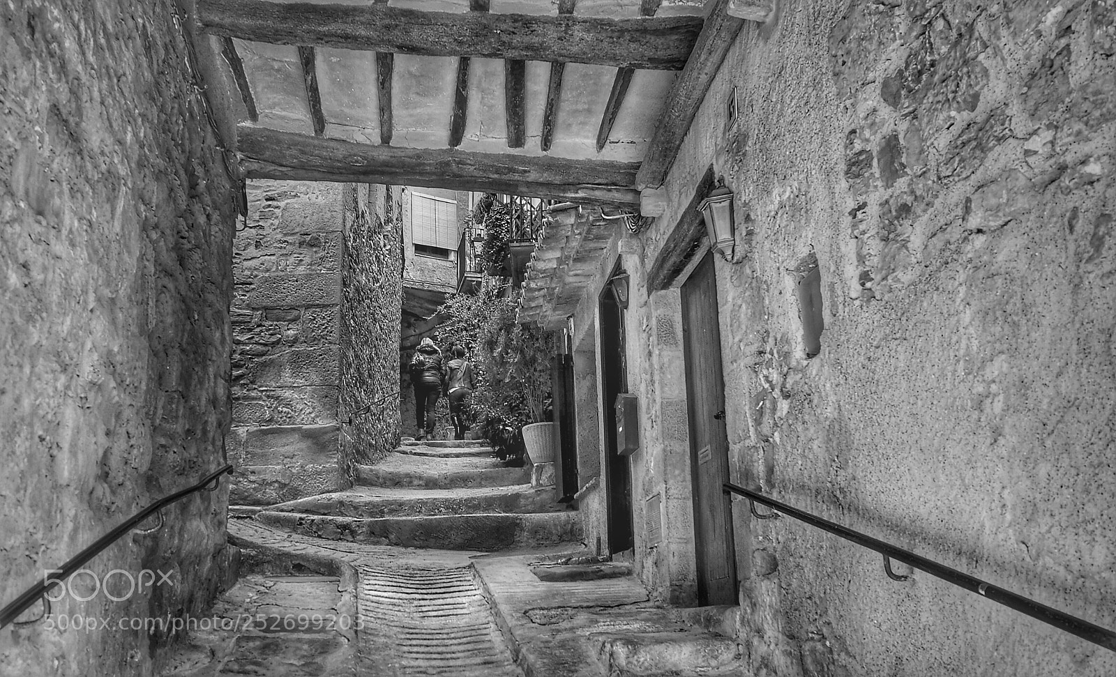 Olympus PEN E-PL7 sample photo. Torà. catalunya. photography