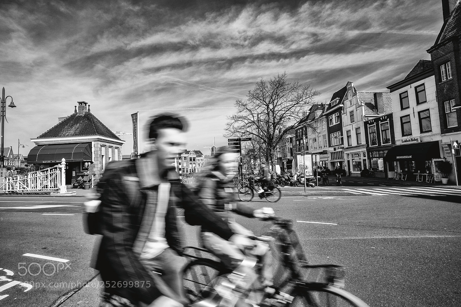 Fujifilm X-E1 sample photo. Movement photography