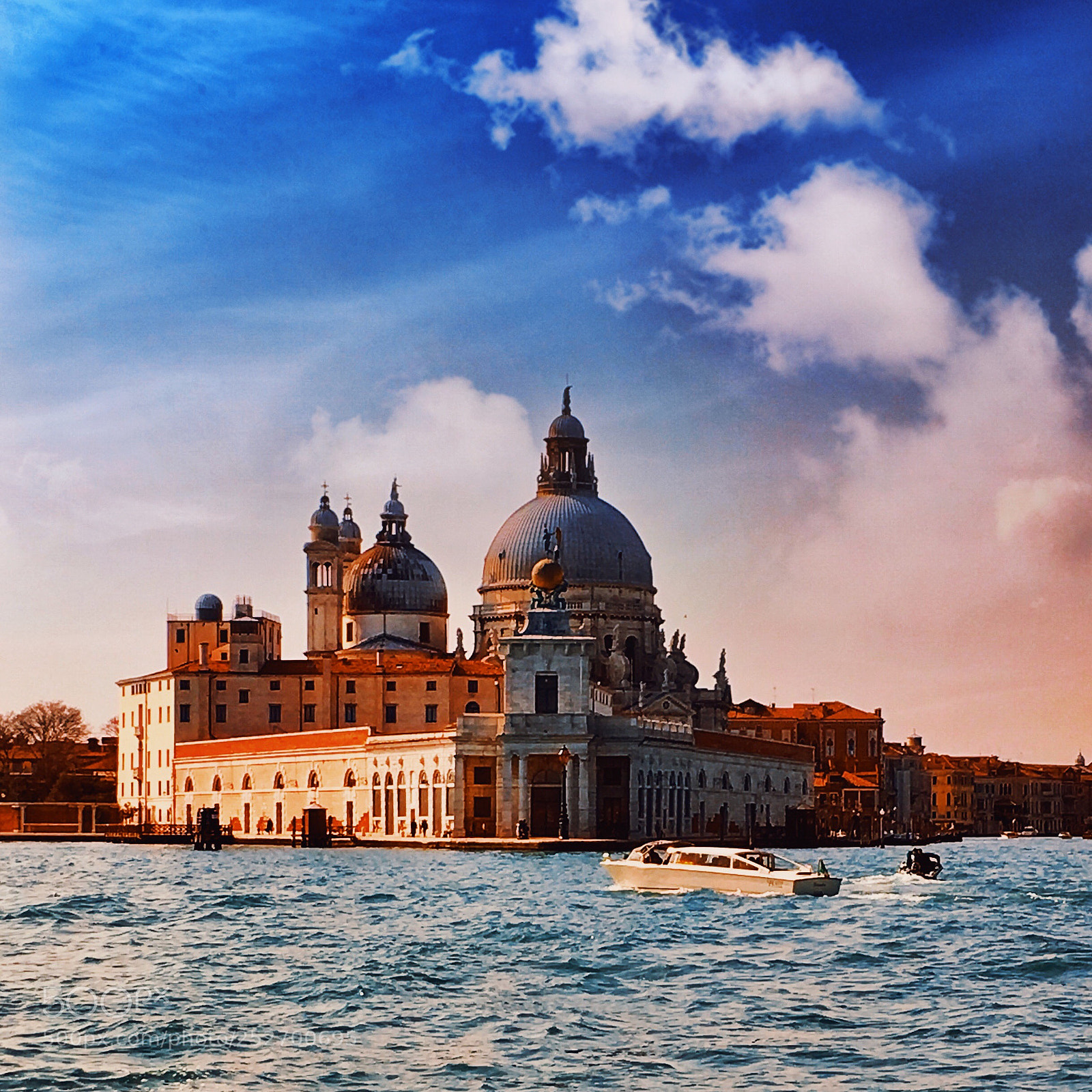 Apple iPhone 6s sample photo. Punta della dogana photography