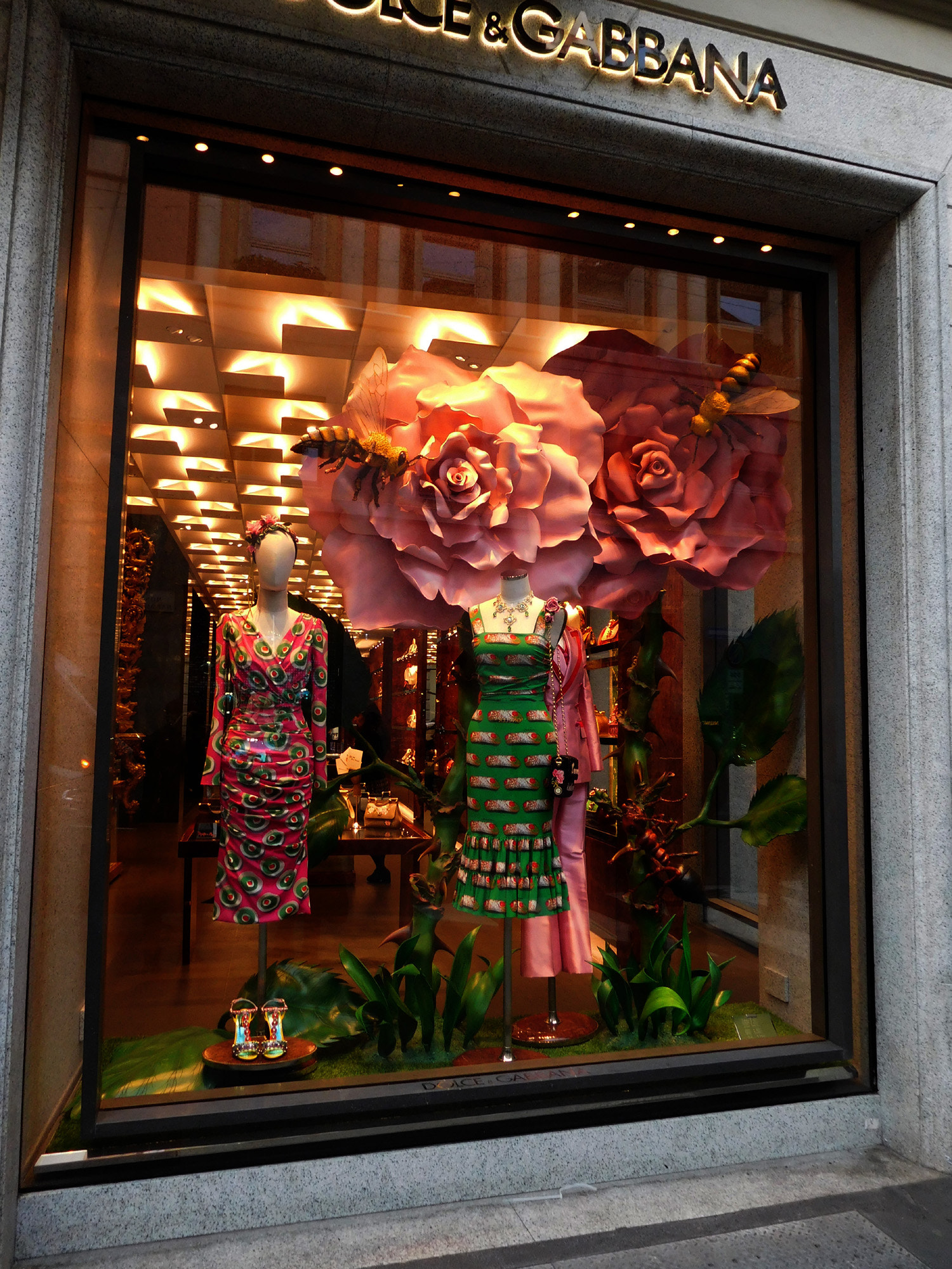 Nikon Coolpix S7000 sample photo. Dolce & gabbana style photography