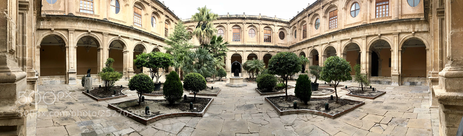 Apple iPhone X sample photo. Domingo en el claustro photography