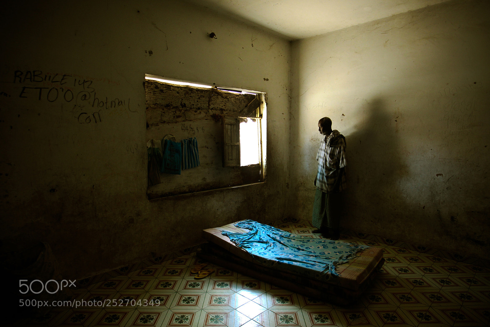 Canon EOS-1D Mark IV sample photo. Somalis who can find photography