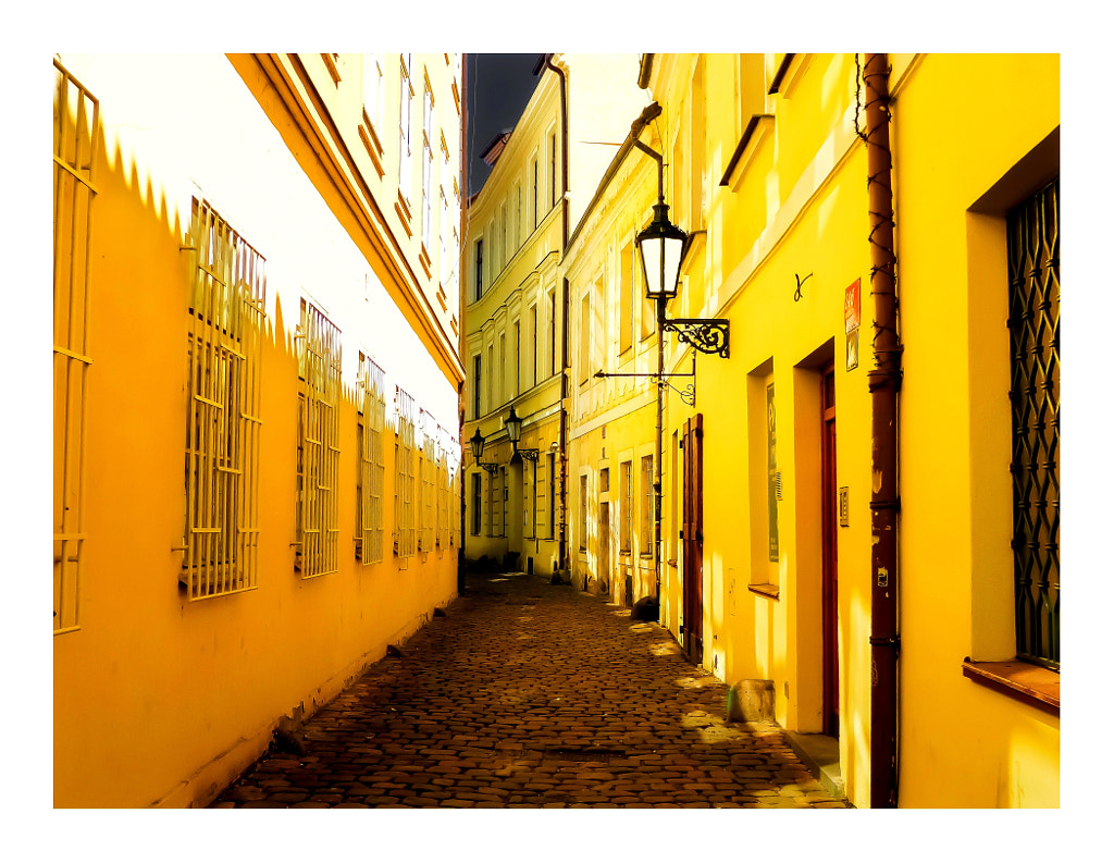 La rue jaune, автор — Bernard Giral на 500px.com