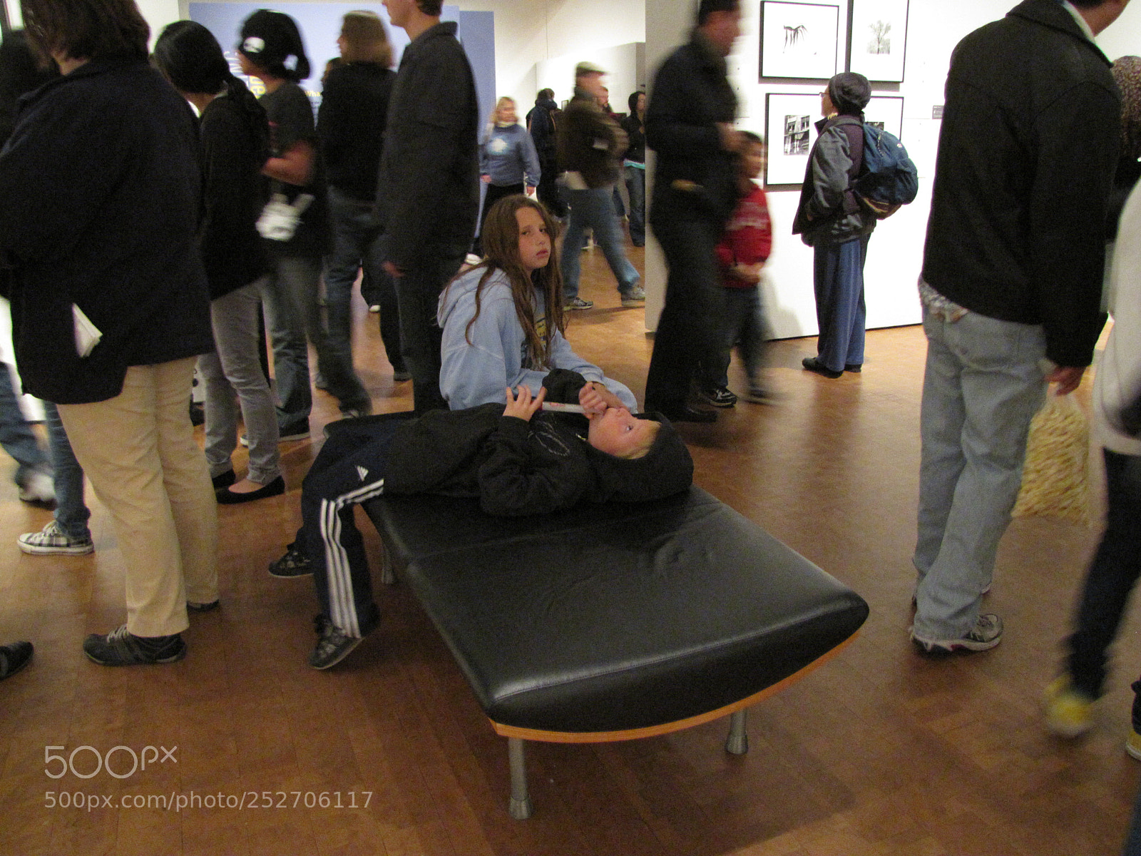 Canon PowerShot SX20 IS sample photo. Bored....in art museum photography
