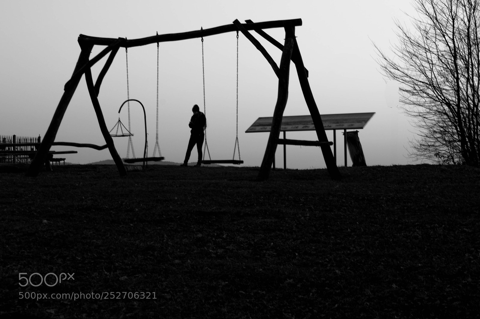 Sony Alpha DSLR-A390 sample photo. Lady in the dark photography