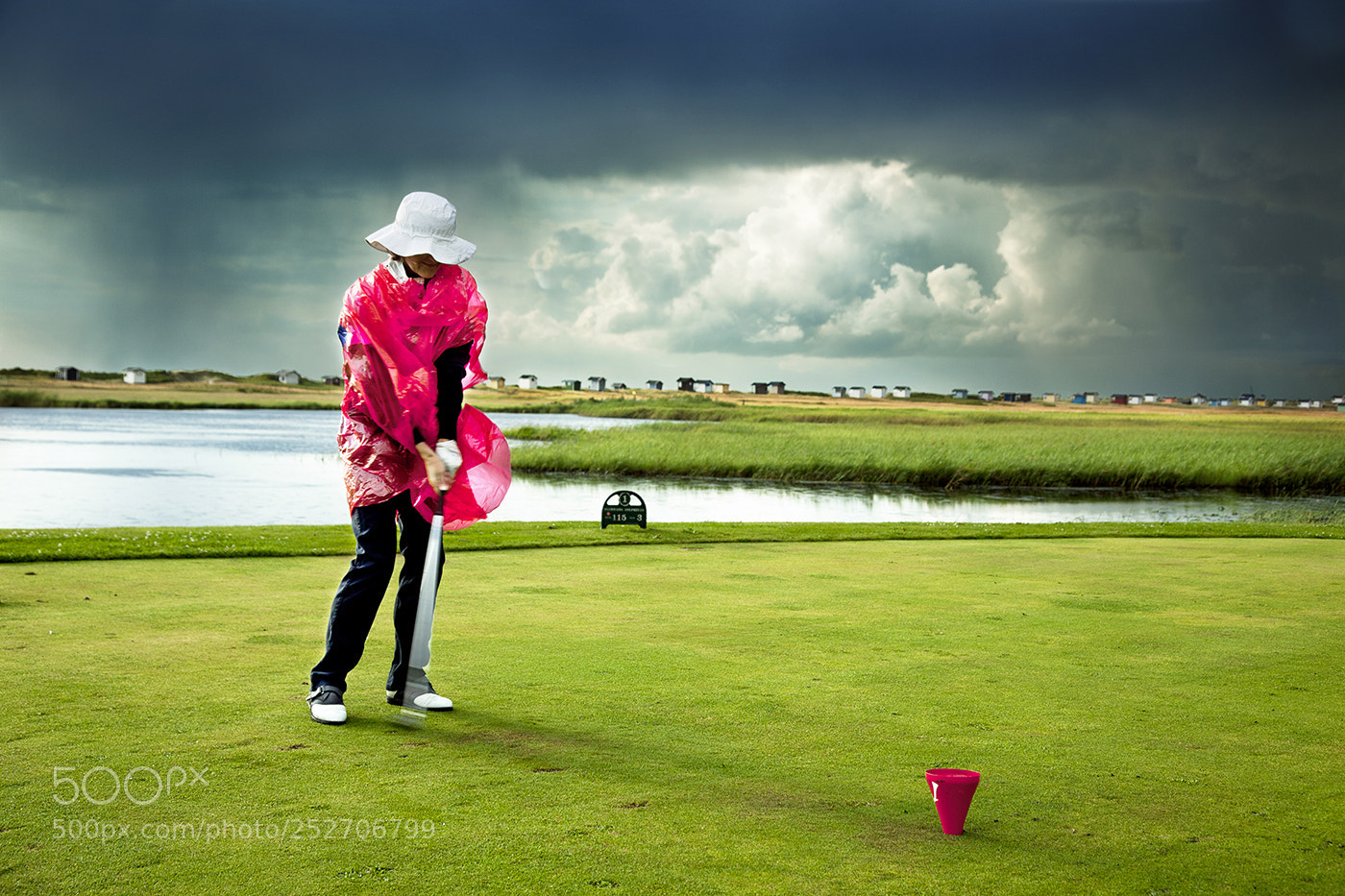 Canon EOS 5D Mark II sample photo. Golf photography