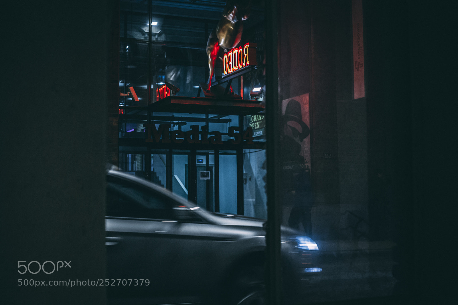 Canon EOS 5D Mark II sample photo. Night in the streets photography