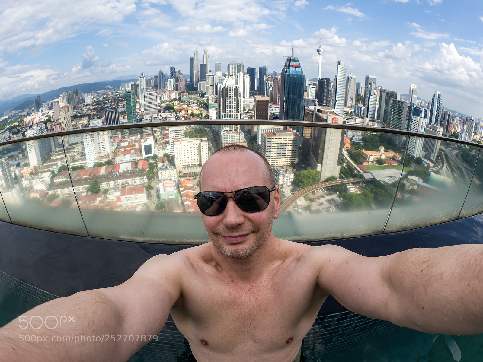 Olympus OM-D E-M10 II sample photo. Selfie on man with photography