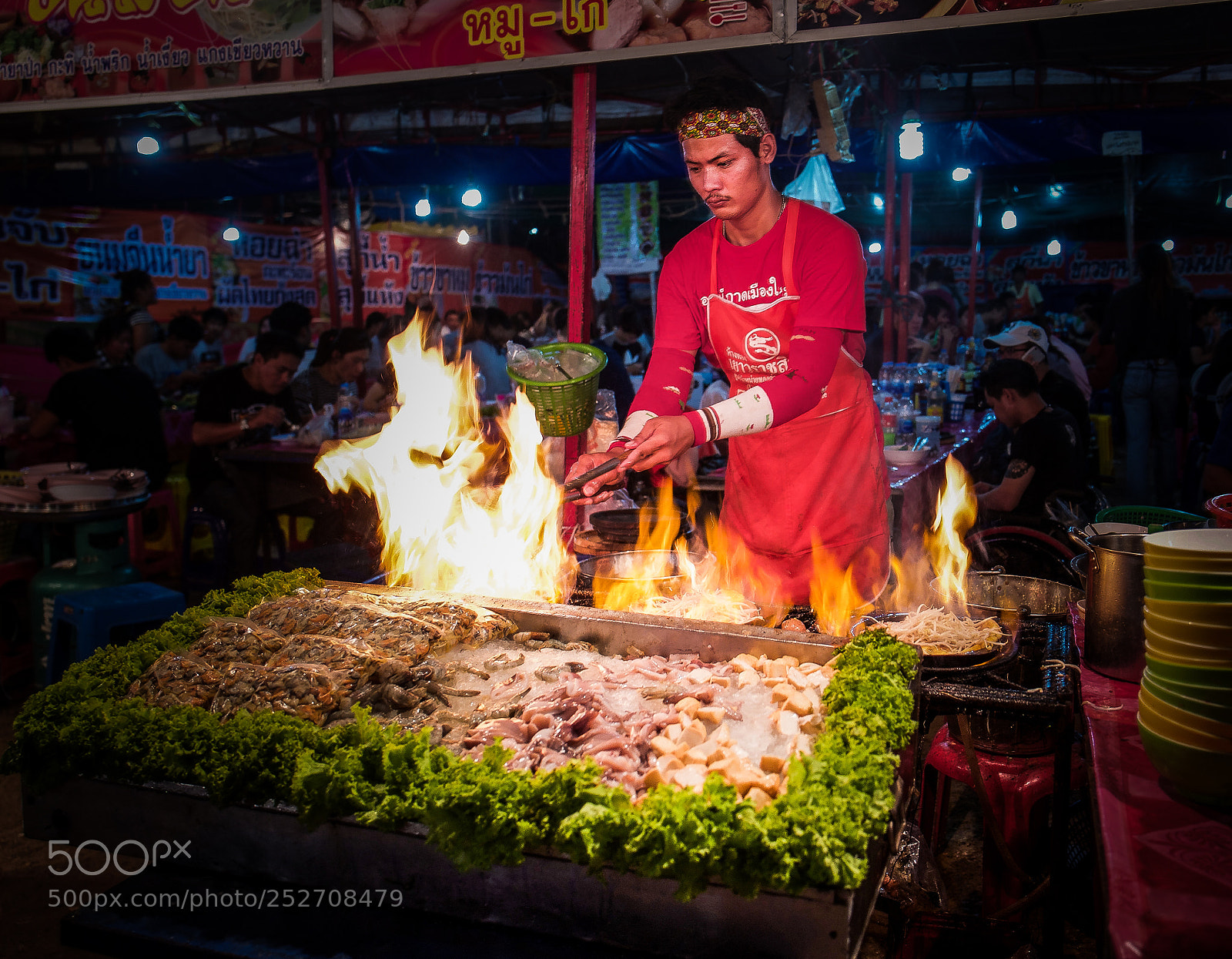 Leica Q (Typ 116) sample photo. Cooking seafood pad thai. photography