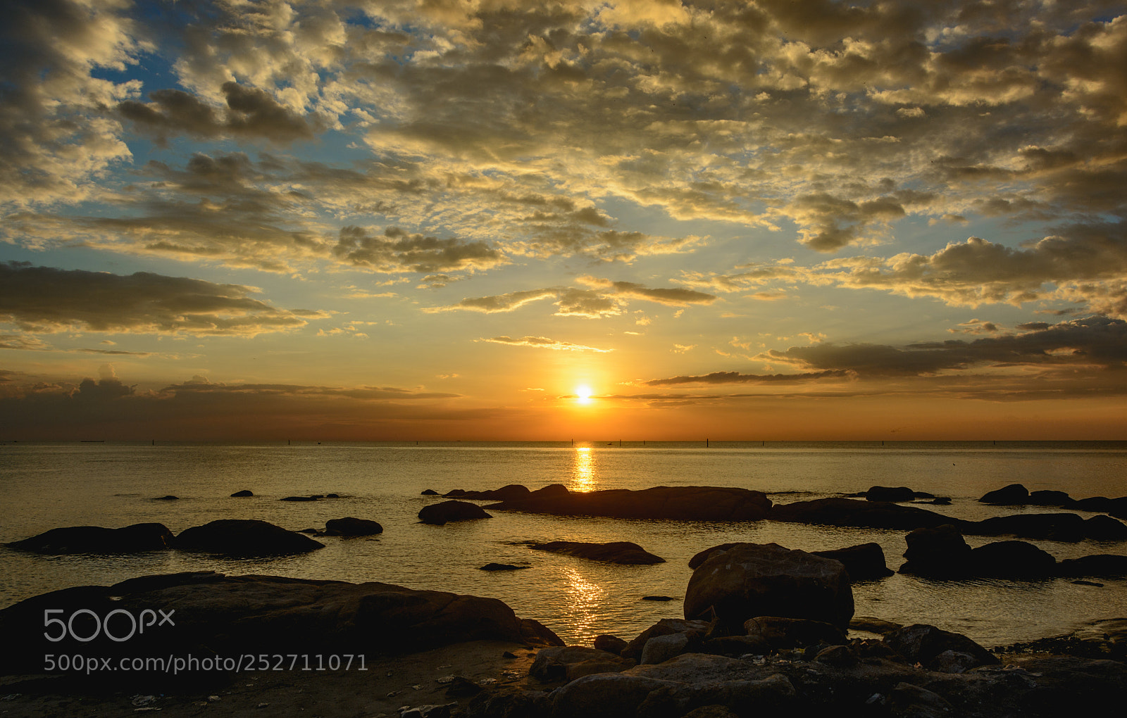 Nikon D5200 sample photo. Rocks on the beach photography
