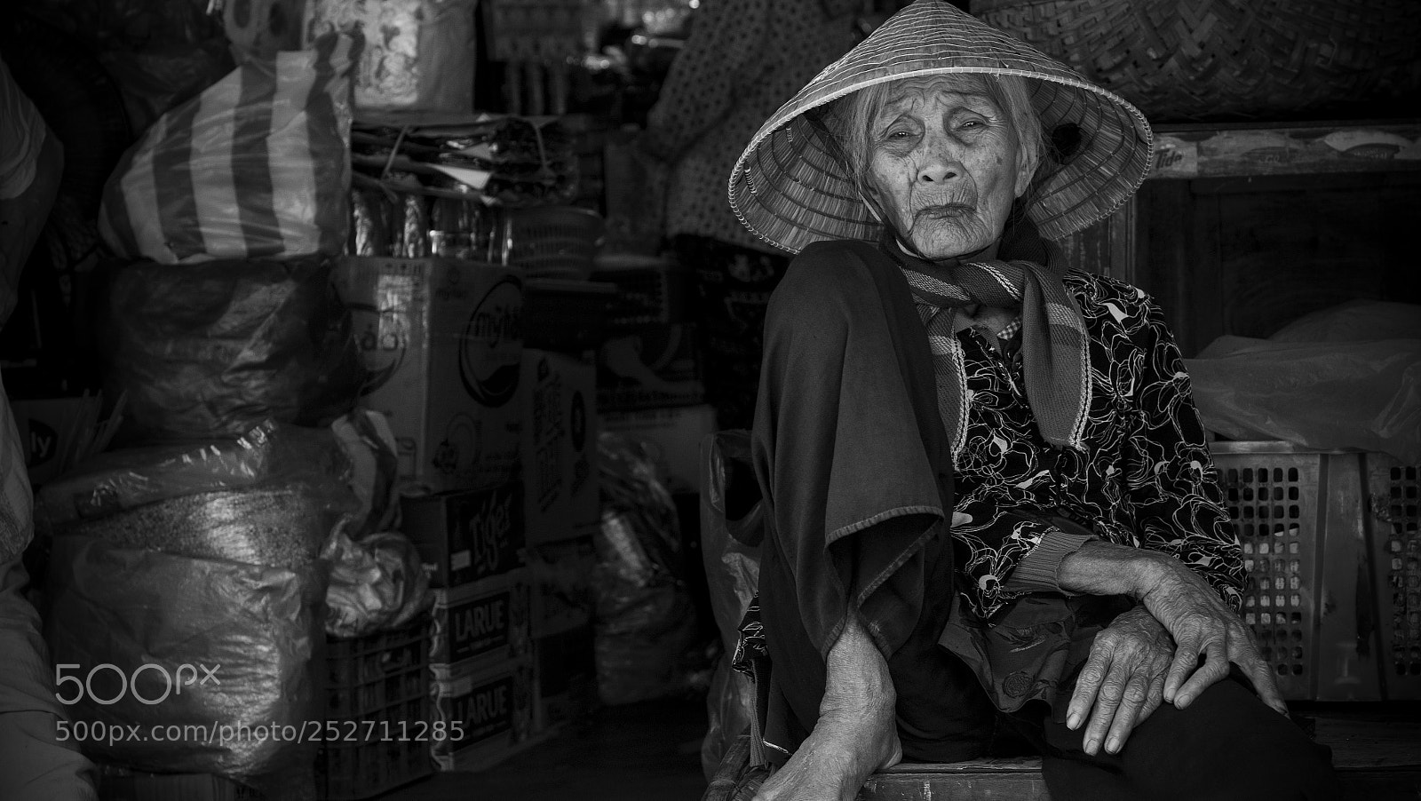 Olympus PEN-F sample photo. Hoi an woman #2 photography