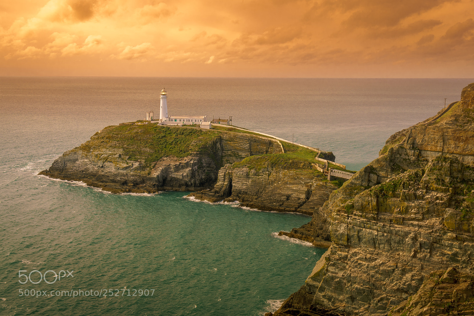 Sony a6000 sample photo. South stack lighhouse photography