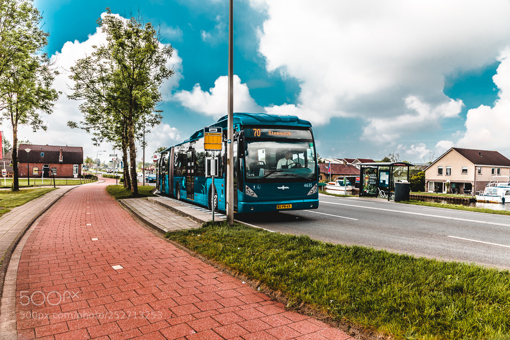 Canon EOS 5D Mark IV sample photo. Bus on street photography