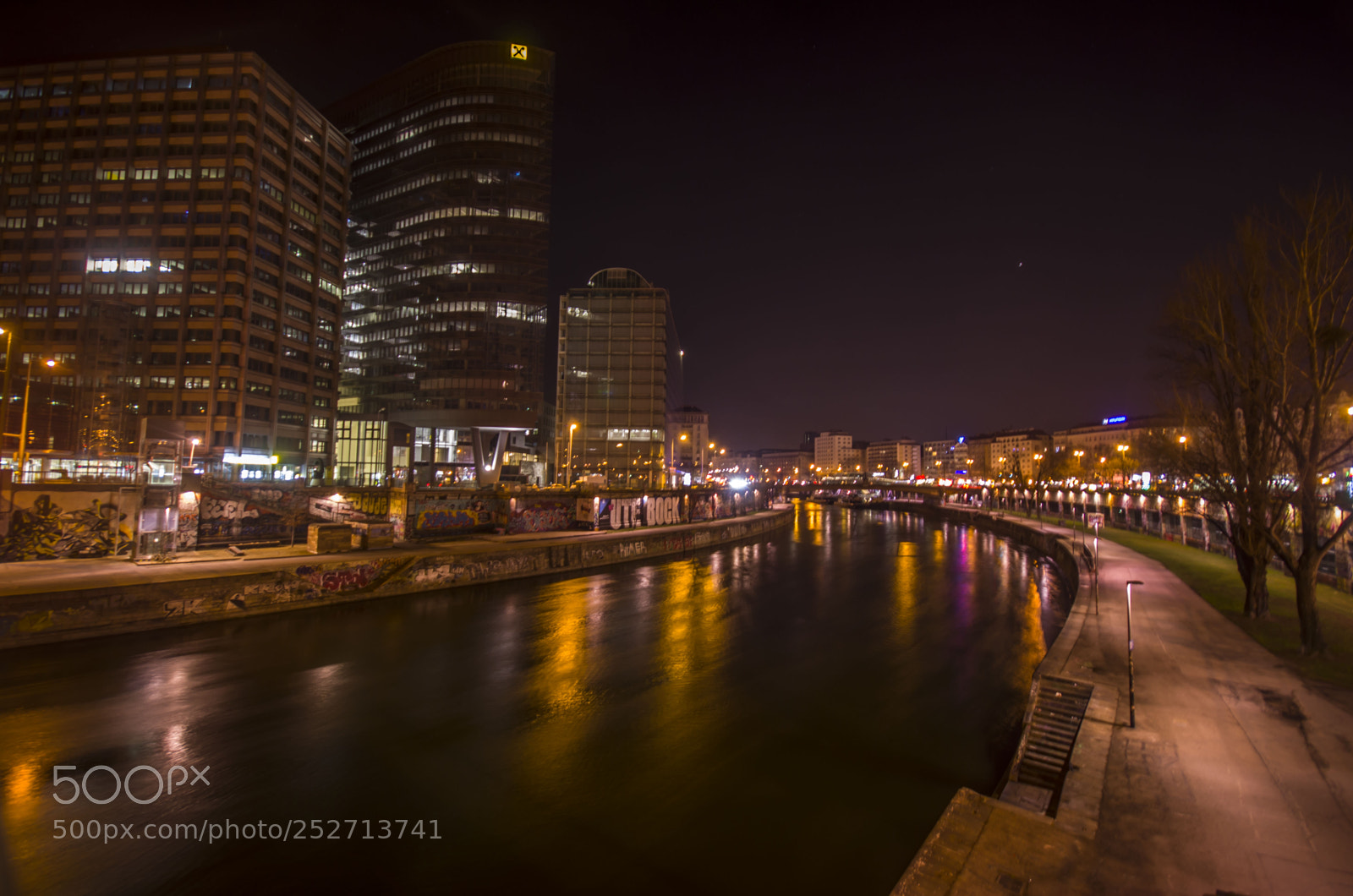 Pentax K-5 sample photo. Vienna lights photography