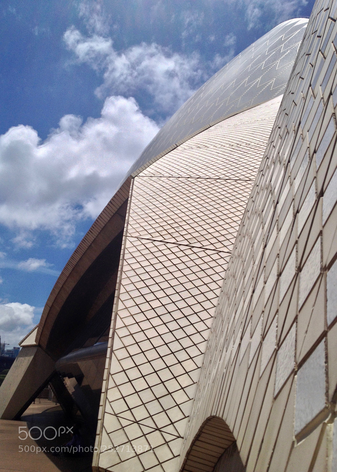 Apple iPhone 4S sample photo. A piece of opera photography