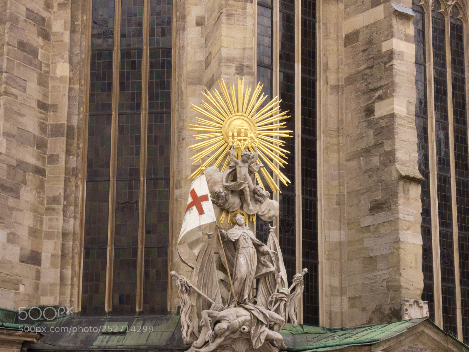 Panasonic DMC-FZ72 sample photo. Wien cathedral detail photography