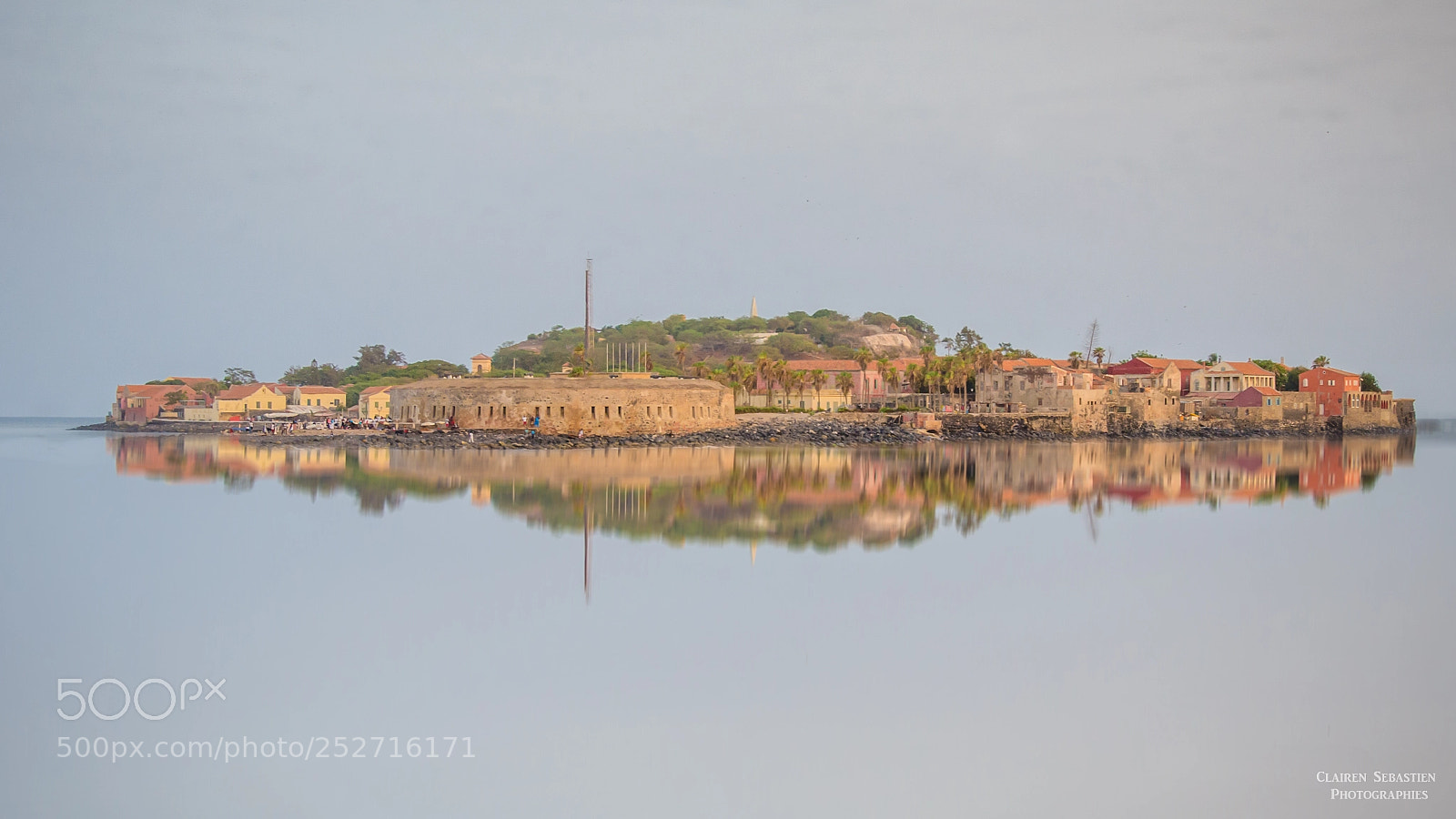 Nikon D7000 sample photo. Gorée reflection photography