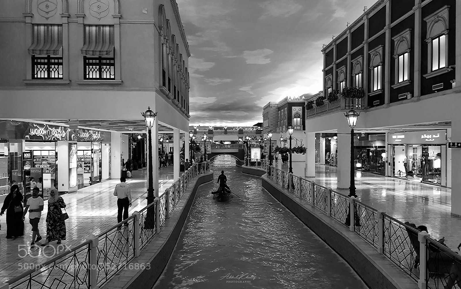 Samsung Galaxy Note5 sample photo. Venice in middle east photography