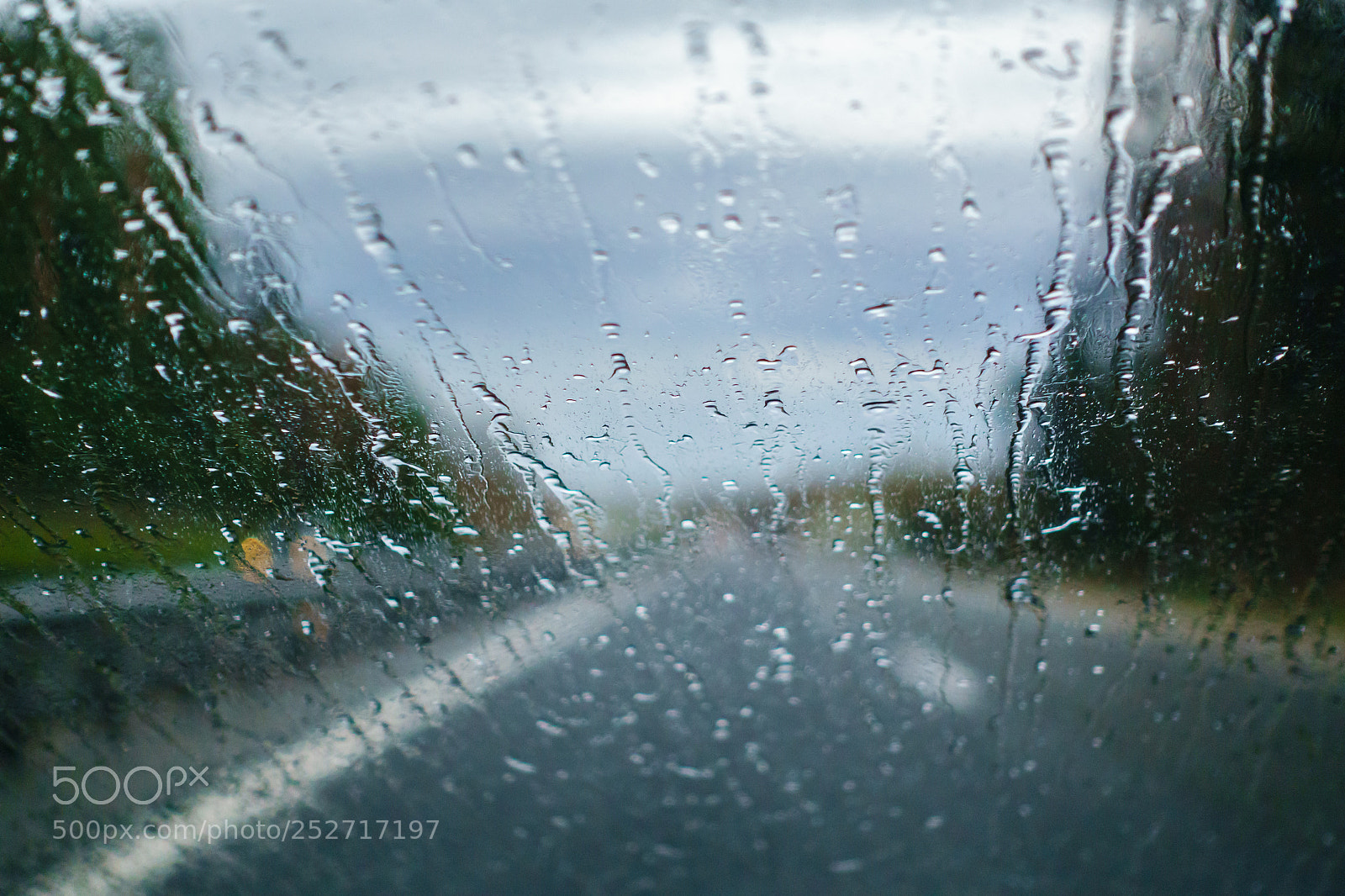 Sony DSC-RX100M5 sample photo. Driving in the rain photography