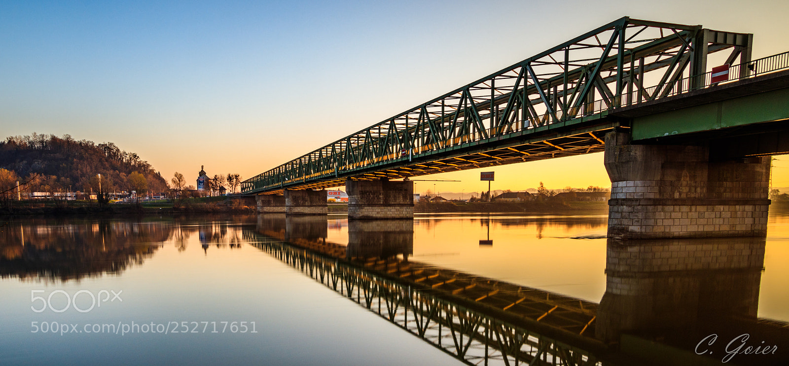 Canon EOS 77D (EOS 9000D / EOS 770D) sample photo. "golden" mauthausner bridges photography