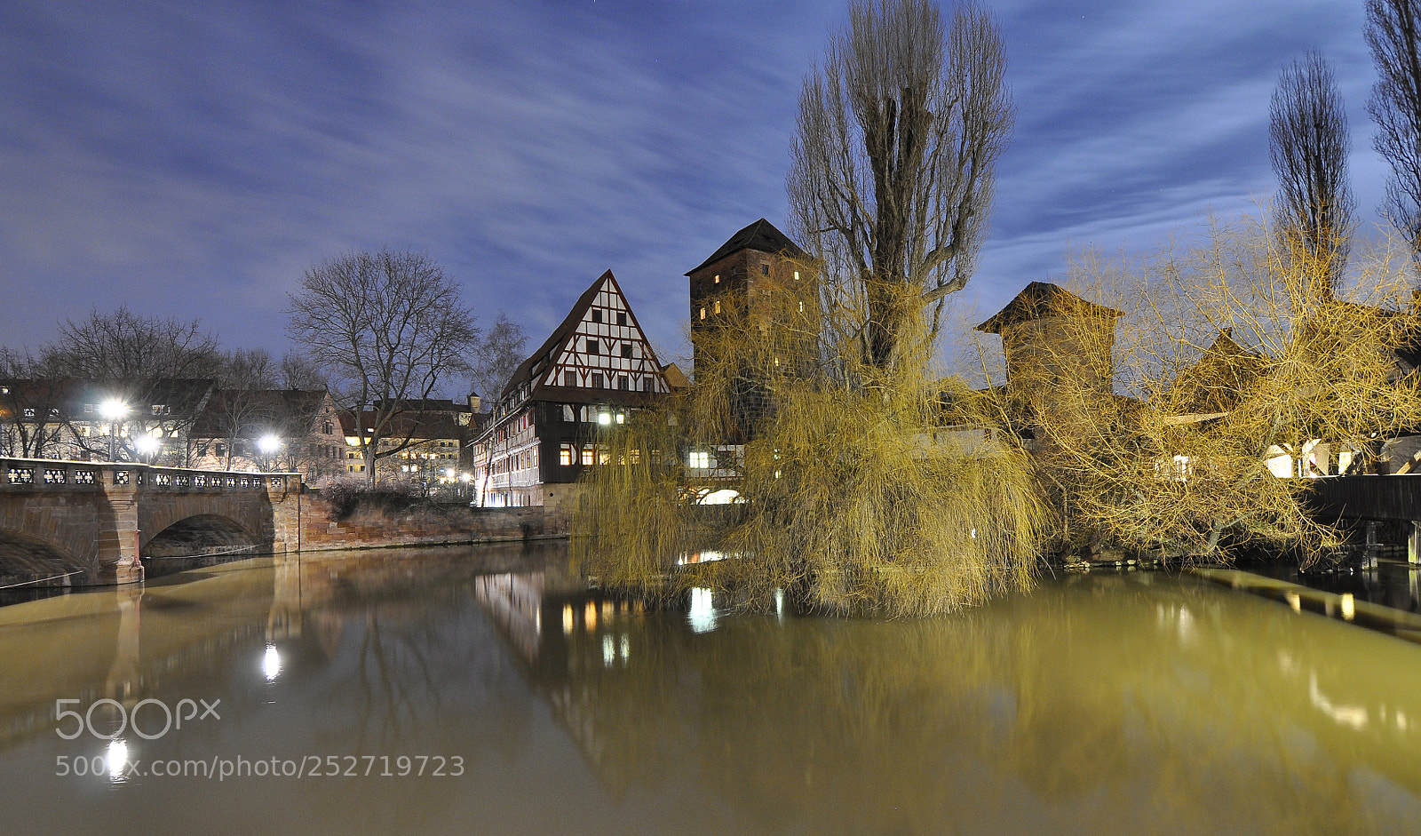 Nikon D90 sample photo. Ligt night photography