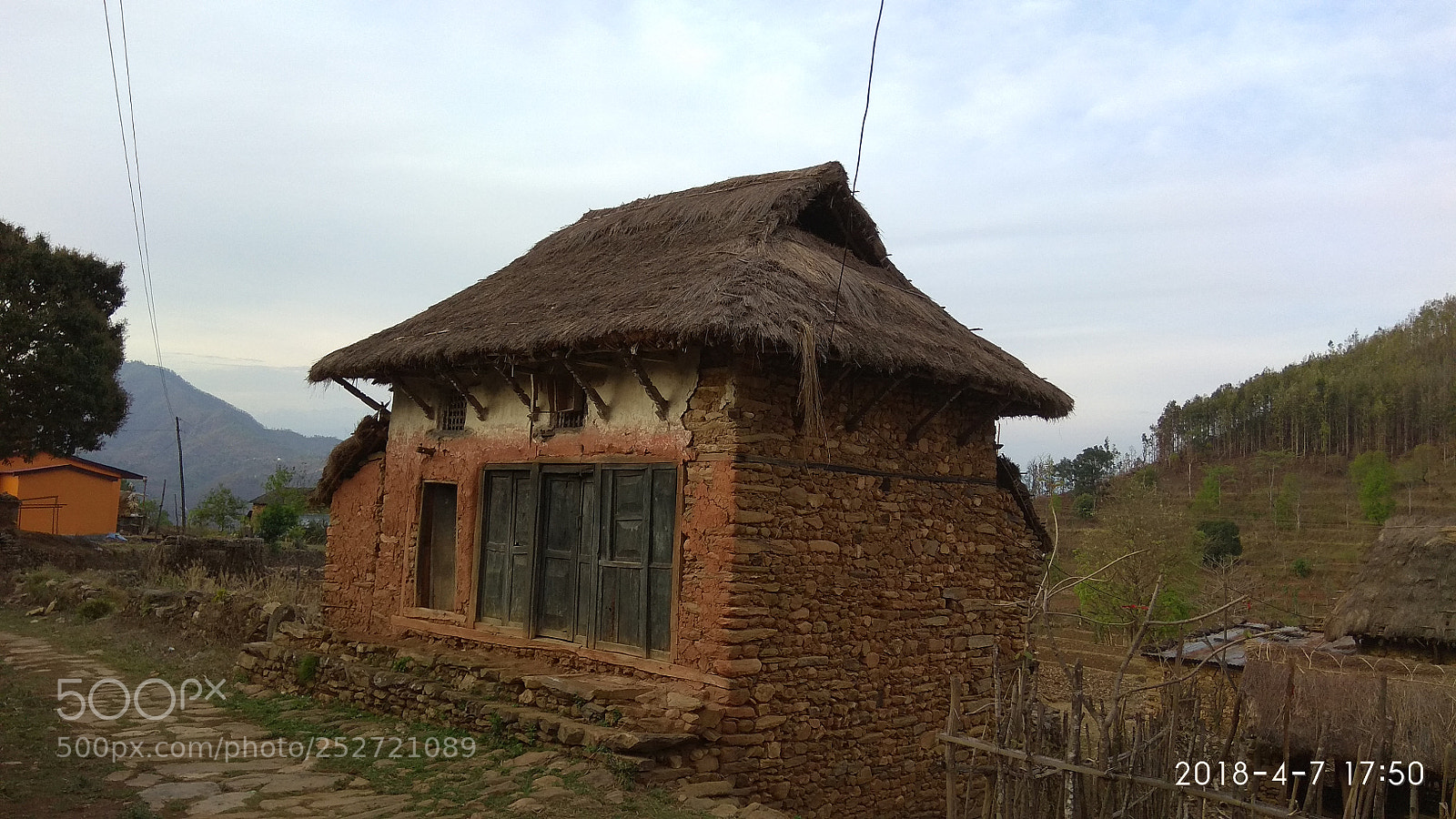 Xiaomi Redmi Note 4 sample photo. Traditional nepalese house photography