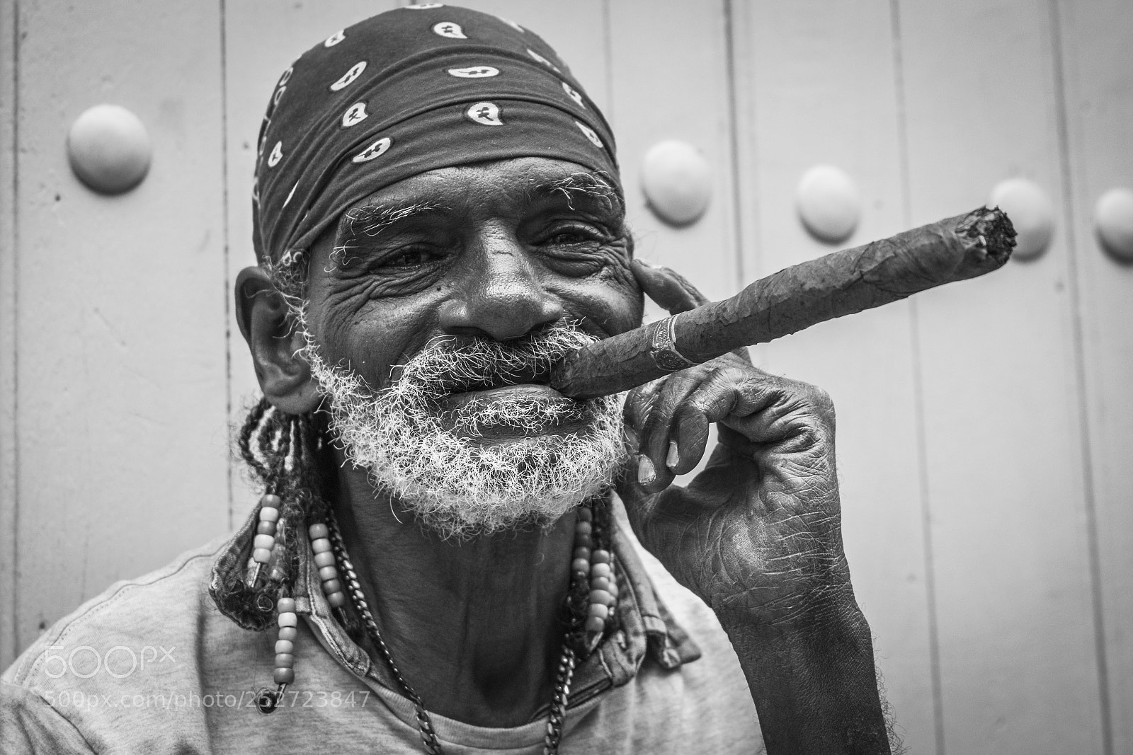Nikon D7200 sample photo. El hombre del puro photography