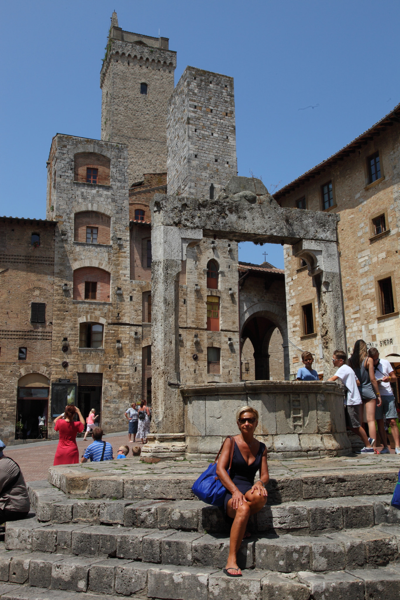 Canon EF 24-105mm F4L IS USM sample photo. San gimignano photography