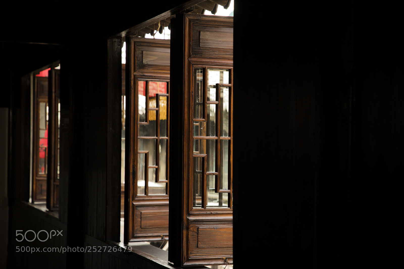 Canon EOS 6D Mark II sample photo. Windows photography