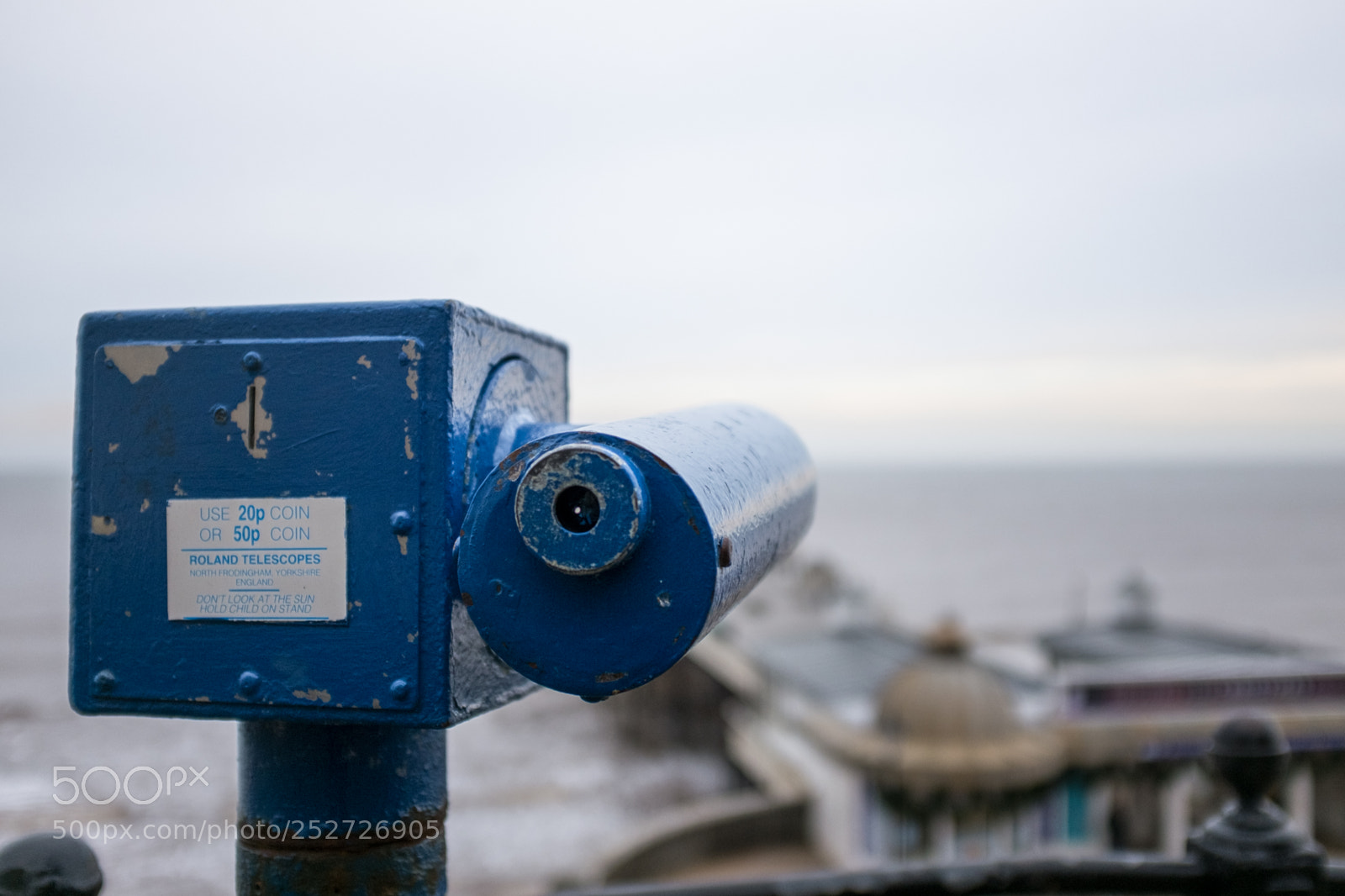 Fujifilm X100T sample photo. Coin-operated telescope photography