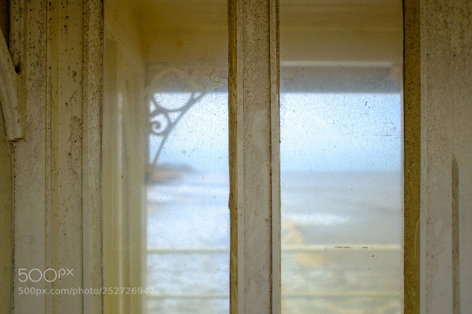 Fujifilm X100T sample photo. Window photography