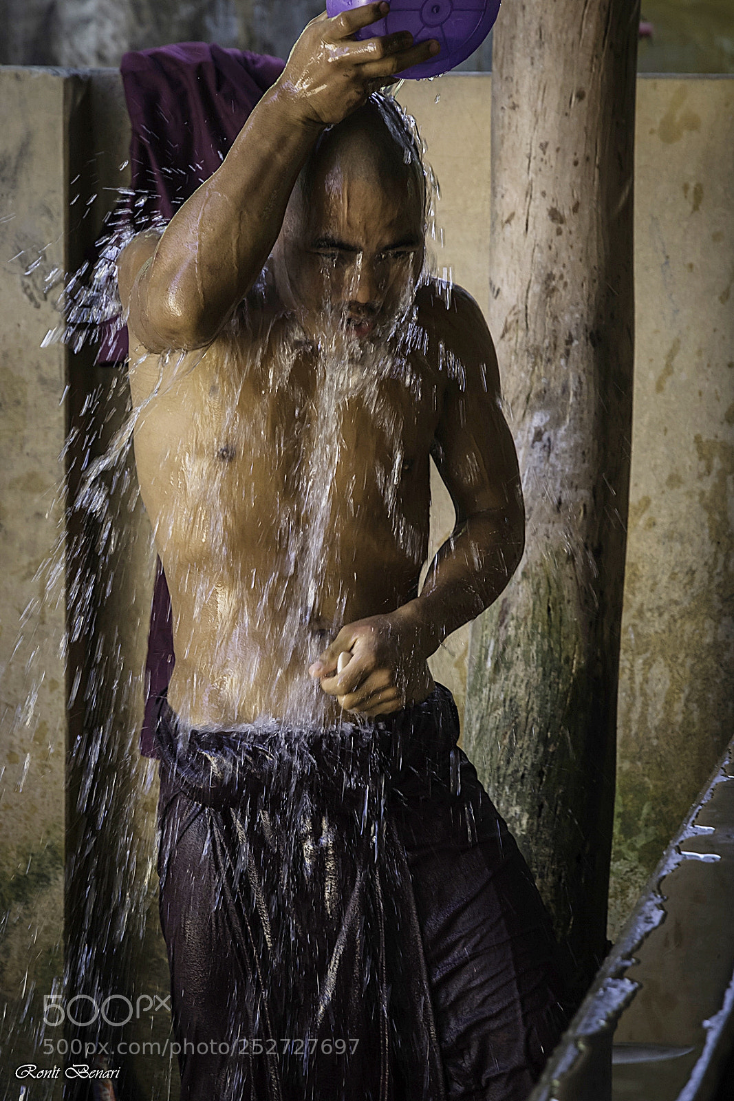 Nikon D7100 sample photo. First the body than photography