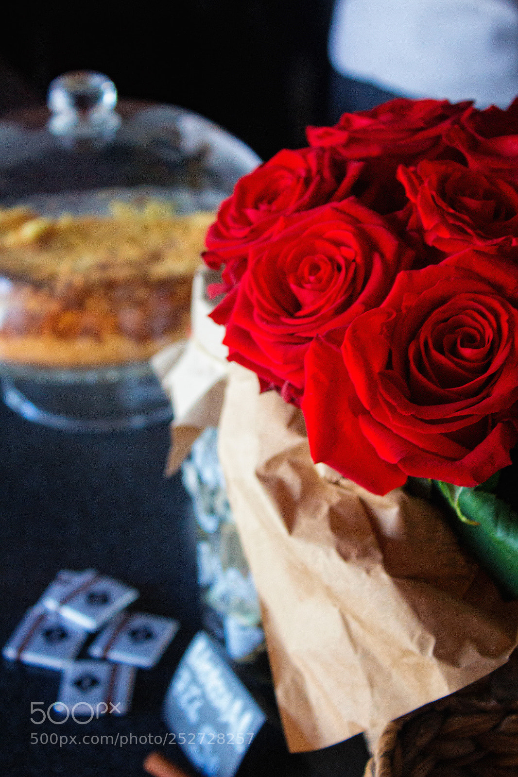 Canon EOS 1200D (EOS Rebel T5 / EOS Kiss X70 / EOS Hi) sample photo. Red roses photography