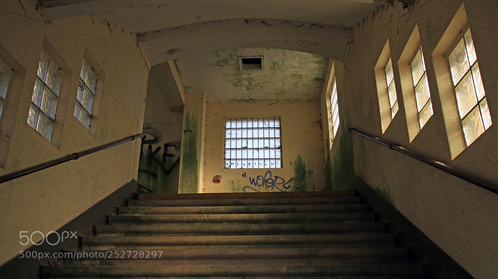 Canon EOS 80D sample photo. Bahnhof sande photography