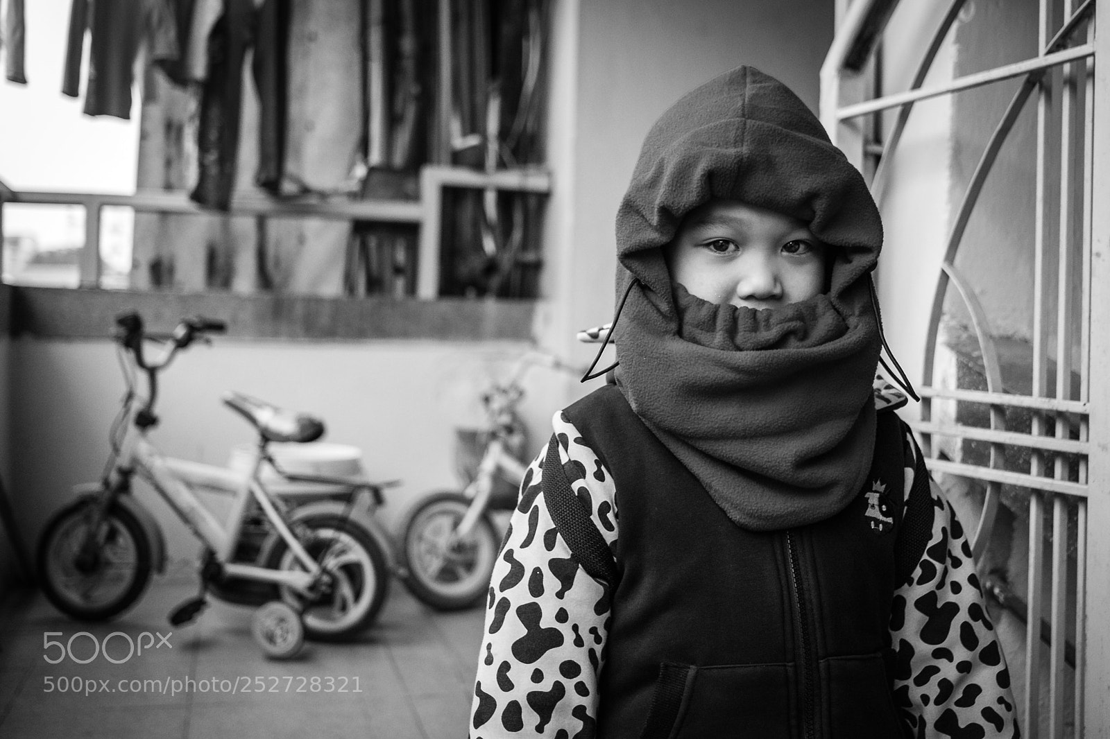 Fujifilm X-E2S sample photo. Waiting for mommy! photography