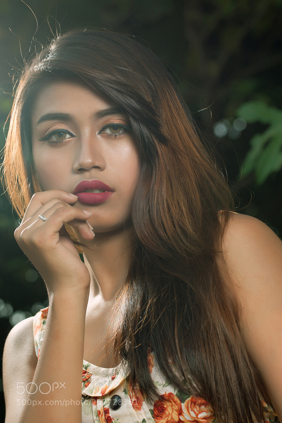 Canon EOS 5D Mark II sample photo. Girl in the evening photography