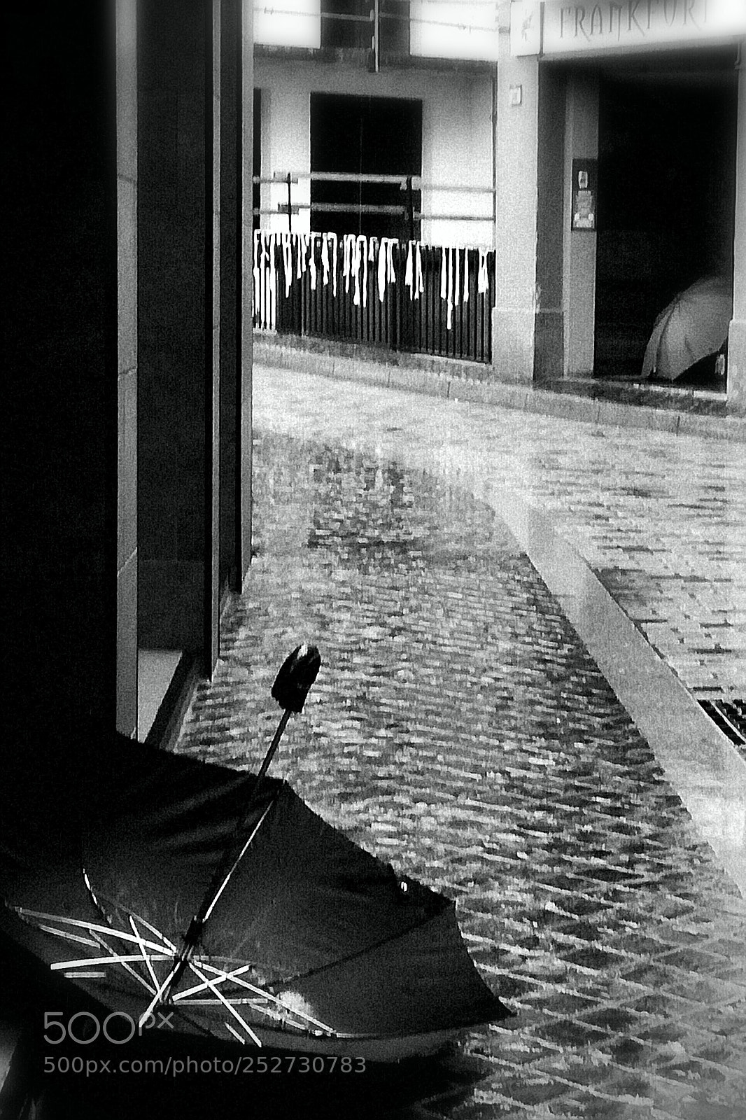 HUAWEI P9 LITE sample photo. Umbrella day photography