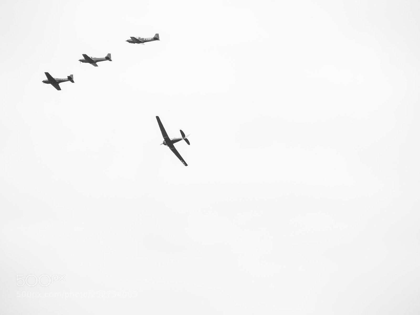 Olympus OM-D E-M10 sample photo. Breaking formation photography