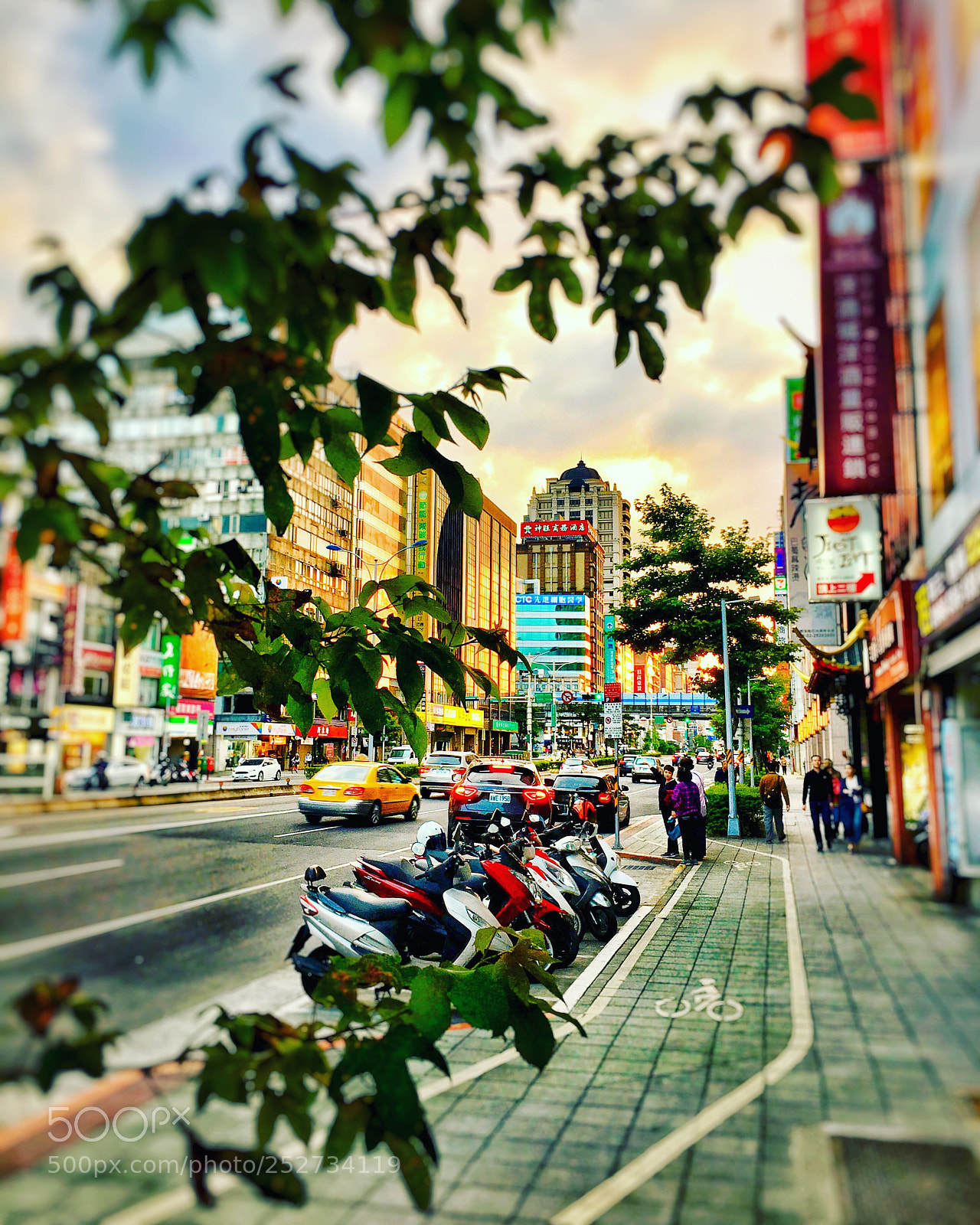 Apple iPhone 6s Plus sample photo. Sunset in taipei city  photography